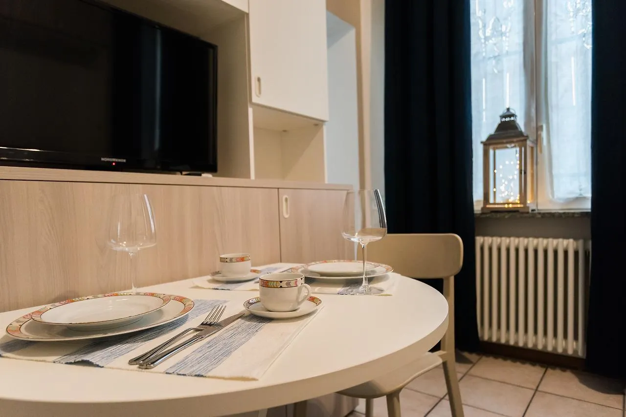 Love & Smile Apartment By Rent All 科莫 0*,